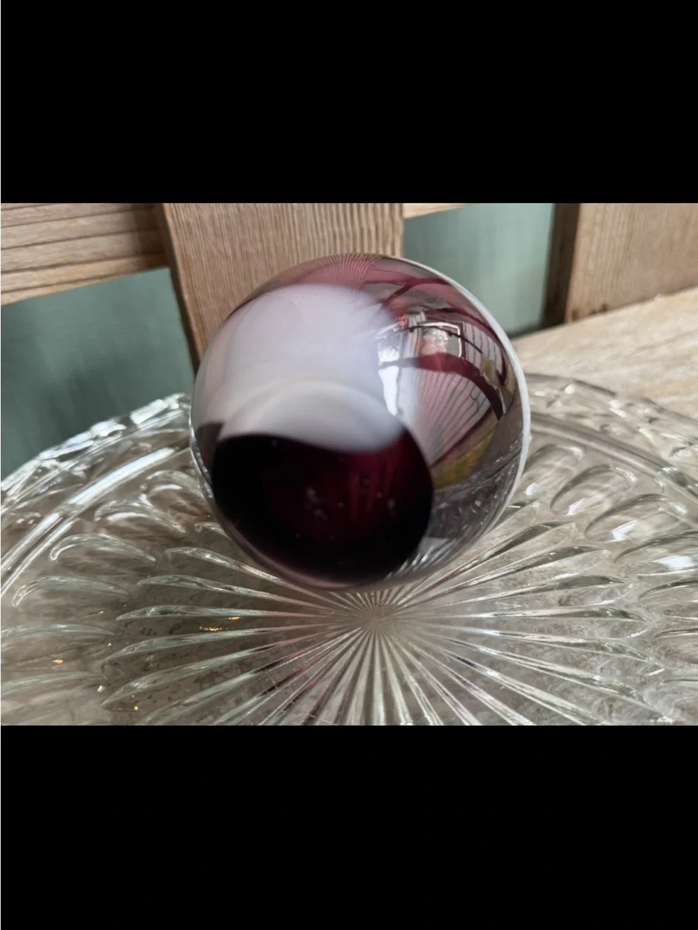 Vintage Murano Style Hand Blown Art Glass Bud Vase Swirl Glossy Finish 6”
